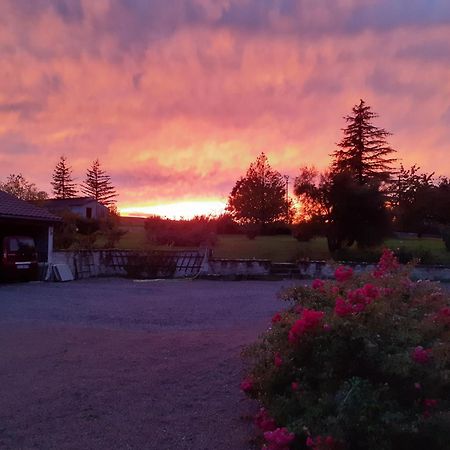 Gite De La Roseraie Louchy-Montfand Eksteriør bilde